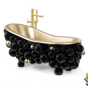 luxurious bubble bath tub