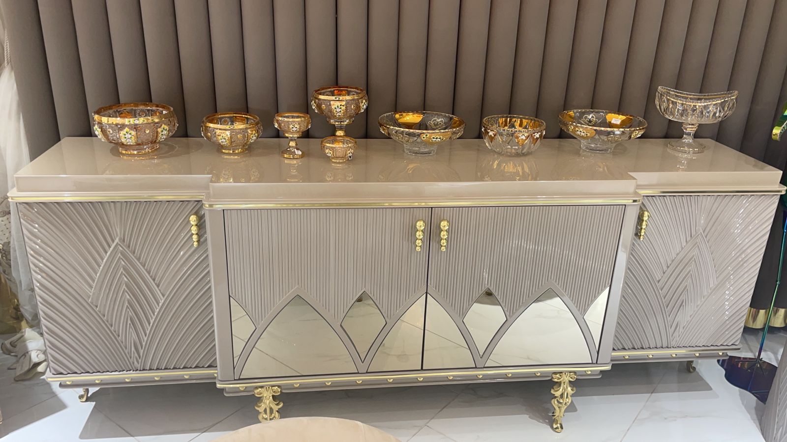 Luxury Gold Patterned Console